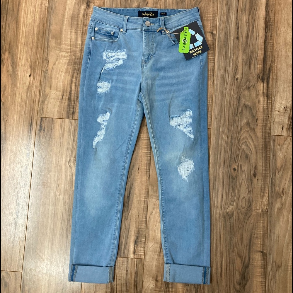 Indigo rein curvy distressed cropped stretchy jeans. Size 9.